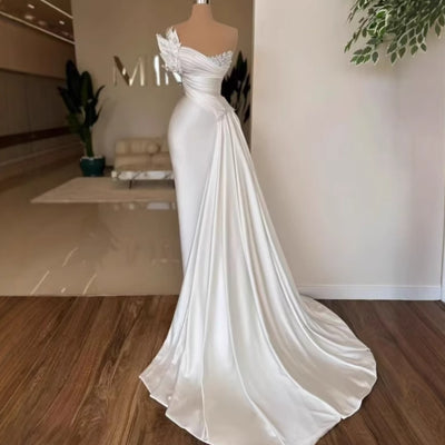 White Graceful Satin Simple Lightweight Wedding Dress